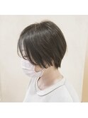 【morio鶴瀬】暗髪ブルージュカラー丸みショート