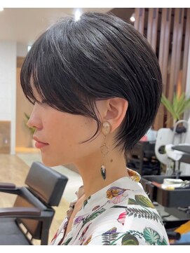 ビュー フクオカ(VIEW FUKUOKA) 美髪にオトナかわいいホワイトグレージュネビージュショートボブ