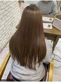 オリーブベージュ