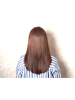 白髪ぼかしもお任せ◎髪と頭皮に優しい低刺激の薬剤を使用し、髪の負担を最小限に抑えます！