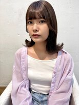 アンバー(Amber) ミディアム × オリーブカラー