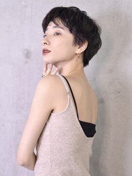 コイ(coii) 小顔ショートヘア/くせ毛風ナチュラルパーマ/透明感カラー