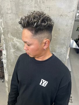 メンズサロン キング 高槻店(Men’s salon K!ng) 波巻きツイストスパイラルパーマ/フェザーパーマ/眉毛/メンズ