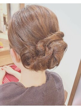 ヘアー バイ ミーズ(hair by Mii’s) シニヨン