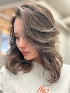 ジーレ(jiire) バレイヤージュ×バタフライレイヤー　グレージュ　アッシュ