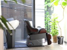 大きな窓で開放感のあるフルフラットシャンプー台☆ 〈ヘッドスパ/フルフラット/トリートメント〉