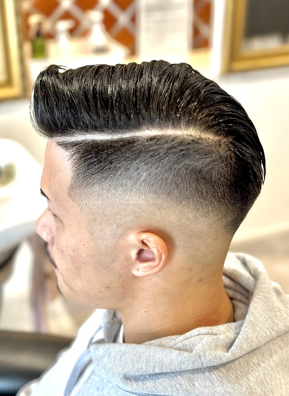  【barberスタイル】カット＋スキンフェード+美眉カット　\7,850