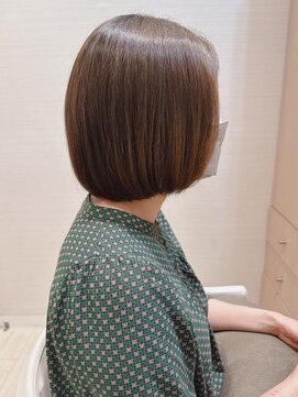 コーエン(cowen) ミニボブ切りっぱなし美髪丸みストレート小顔バイオレット30代