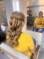 サーディースリーエーカーズヘアスタジオ(33Acers Hair Studio)&nbsp;シンプルウェーブハーフ