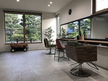 ラディカル ヘア ワーク RADICAL HAIR WORKの雰囲気（ナチュラルな空間が癒しのお時間をお届けします♪）