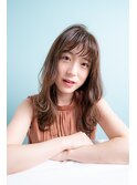 大人可愛いくすみベージュレイヤーカット