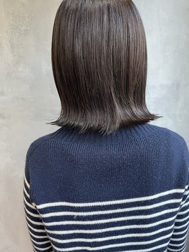 キチ(kichi.) [kichi.] 切りっぱなしボブ×オリーブグレージュ