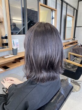 ソッカ(socca) 切りっぱなしミディアムレイヤーボブ