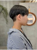 刈り上げマッシュショート、黒髪ショート、ワイドバング