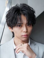 カライング(ing)&nbsp;スーツ短髪ツーブロック束感モテる黒髪シークレットパーマ流行