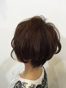 レポヘアー(Repos hair) 頭の形が綺麗にみえるショートヘアー