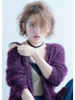 オーガスト ヘア ネイル(AUGUST hair nail) シフォングレージュ　毛先パーマ／耳かけ／フォギーベージュ