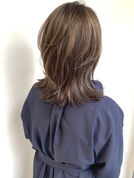 ケーツーナゴヤ(K two NAGOYA) ハイライトとハイレイヤーで動く、大人のおしゃれミディアム。