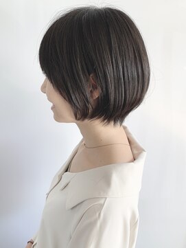 ステア ケース(stair case) 大人かわいい黒髪ショートボブ/耳かけショート前髪あり