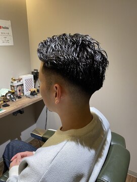 エクファフォーメン(EX-FA FOR MEN) サイドパートパーマスタイル