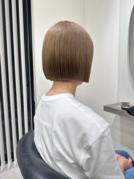 ステン(sten) 切りっぱなしボブ/タッセルボブ/ミニボブ/ミルクティーベージュ