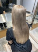 ミルクティーベージュハイトーンインナーカラーレイヤーカット