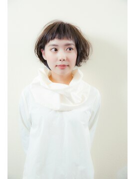 ダアッカ(da acca) 大人かわいいオン眉前下がり丸みショート×ベージュカラー