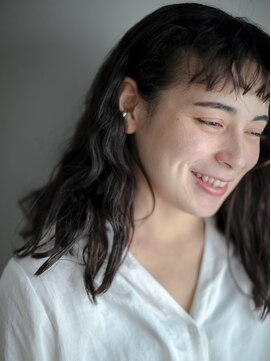 モーニン(Moanin') ルーズウェーブ×鎖骨下ミディ《Kaoru》