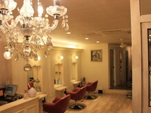 ヘアーアンドカラー プラーチェ(hair&color Plaatje)の雰囲気（居心地の良いアンティーク調な店内♪　相模大野北口徒歩3分）