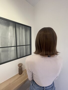 アンド ラ ブランシュ(&.La Blanche) 外ハネボブ/セクションカラー/モテ髪カタログ/ペールベージュ