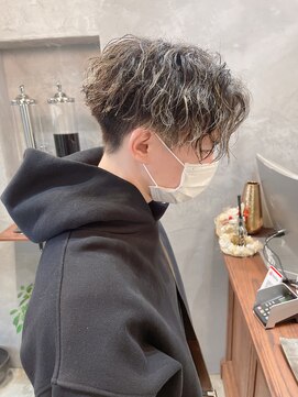 ロンドカスティーヨ 四日市(Lond castillo) 【萩原】センターパート×ツイストスパイラルパーマ×ハイライト