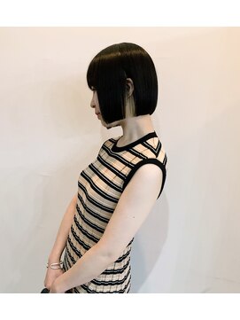 サクラ オモテサンドウ(SAKURA) ミニボブ　切りっぱなしボブマチルダボブ　顎ラインボブ 表参道