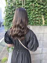 チョビー(Chobii)&nbsp;前髪パーマレイヤーロングアッシュカラーグレーベージュy2