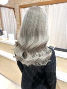 アロマ ヘアルーム 池袋店(AROMA hair room) ホワイトブロンドゆるふわロング/池袋/池袋東口