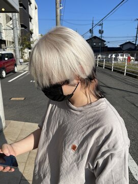 髪屋 紬 【Chu】ハイトーン/ホワイト/抜きっぱなし/ブロンド/裾カラー