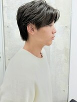 モリオ(morio)&nbsp;センターパートツーブロックリバースパーマ黒髪ニュアンスパーマ