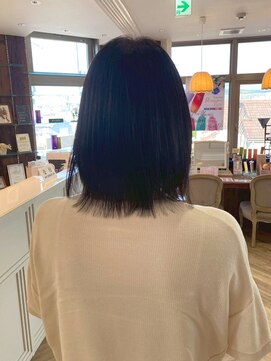 ユーシャンボール(U-CHAMBORD) 艶感UPボブ【寝屋川/髪質改善/白髪ぼかし】