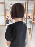 "久保田"縮毛矯正ストレート切りっぱなしミニボブグレーベージュ