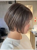 ショートヘア×ミルクティーベージュカラー