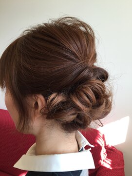 イロハ ヘアーズ ステーション(ILOHA HAIR'S STATION) 大人可愛いルーズアレンジ