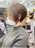 クールショートボブ・前下がり・アッシュグレージュ【BISA】