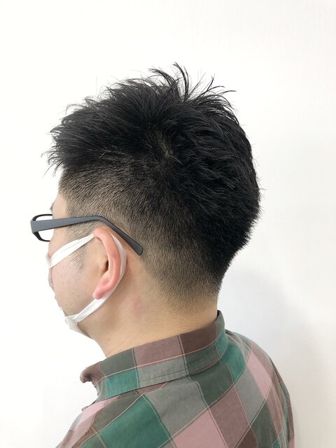 ショート　マッシュ　ショートボブ　HEADS 市川　学割　イルミナ