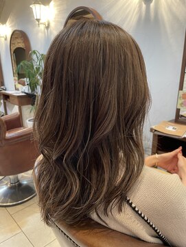 ヴィアンカ(Vianca) 白髪ぼかしハイライト×ナチュラルグレージュ