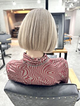 リノバイアクネ(lino by ACNE) プツッと丸みボブ/憧れのホワイトヘア