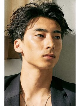 ノイ(noi) センターパートニュアンスパーマ刈り上げツーブロックメンズヘア