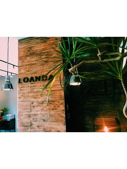 2席だけの贅沢空間で髪も心も癒される時間をお過ごしください。