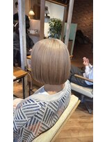 ヘアーショップ エヌアンドエー 越谷店(hair shop N&A)&nbsp;個性を彩る大人かわいいハイトーンカラー丸みショートボブ