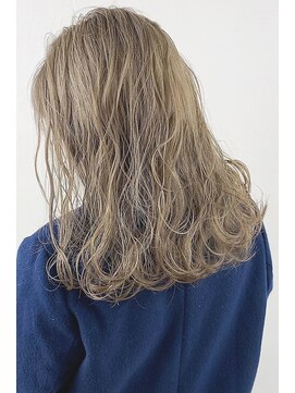 ラフィス ヘアー メリー 桂川店(La fith hair merry) 【La fith】 ベージュ×セミディスタイル