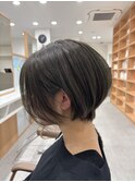 ショートボブ