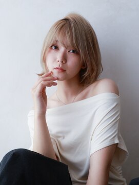メノン(Menon) レイヤーボブ　大人ガーリー　ミルクティーベージュ